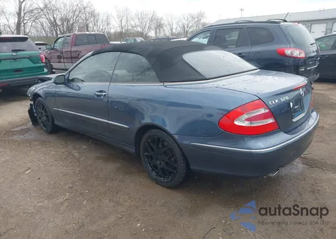 2005 Mercedes-Benz Clk 320 из США, поврежденный, VIN WDBTK65J55F125588